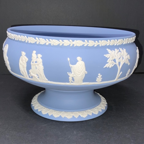 WEDGWOOD Blue Jasperware Augur’s Imperial Centerpiece Bowl Footed Vase - EUC! - Picture 4 of 9